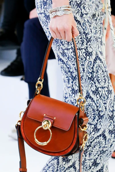 Look 18